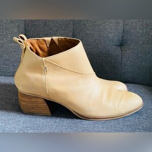 TOMS Honey Leather Leilani Suede Ankle Booties